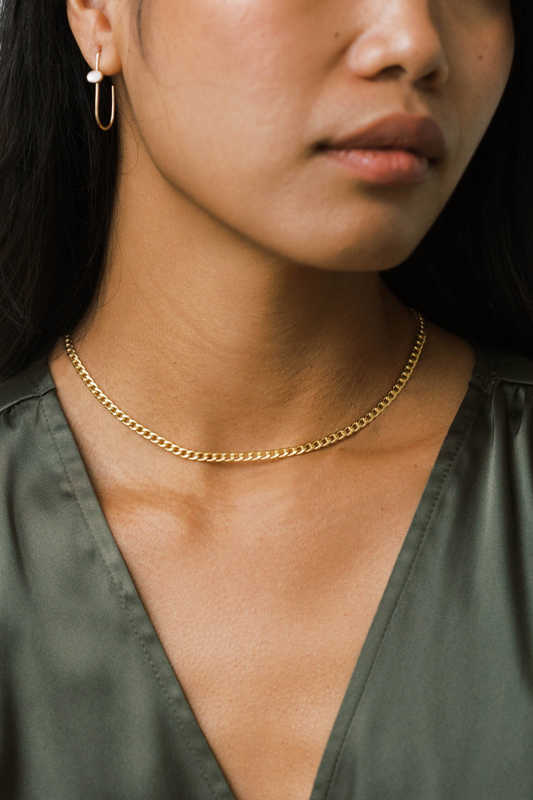 Elegant recycled gold curb chain for everyday wear