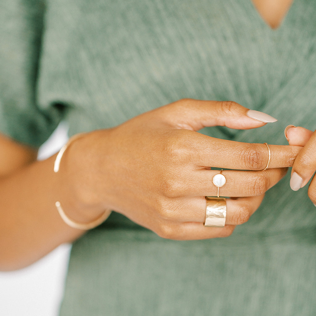 Simple and dainty pearl ring