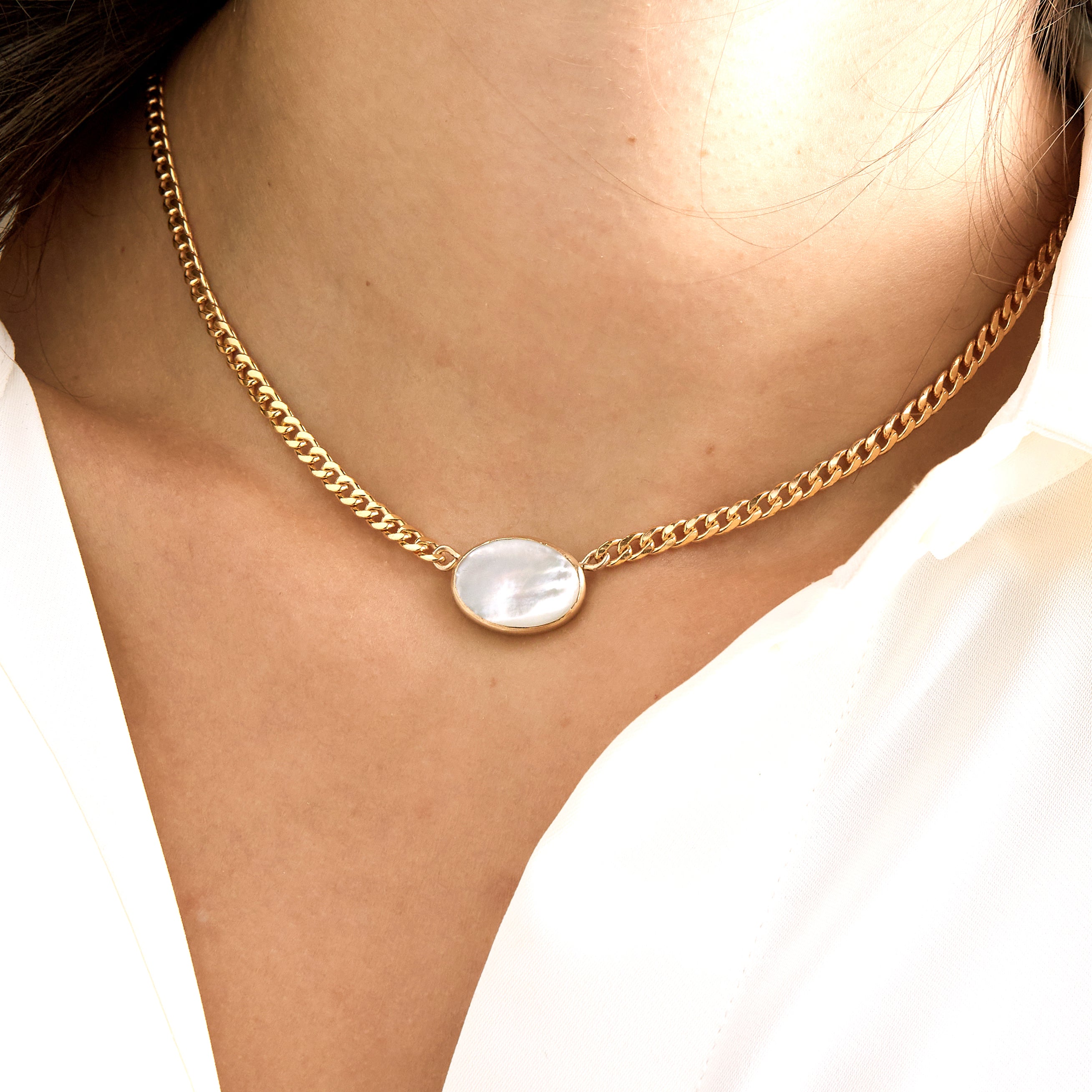 Curb Chain Pearl Pendant Necklace