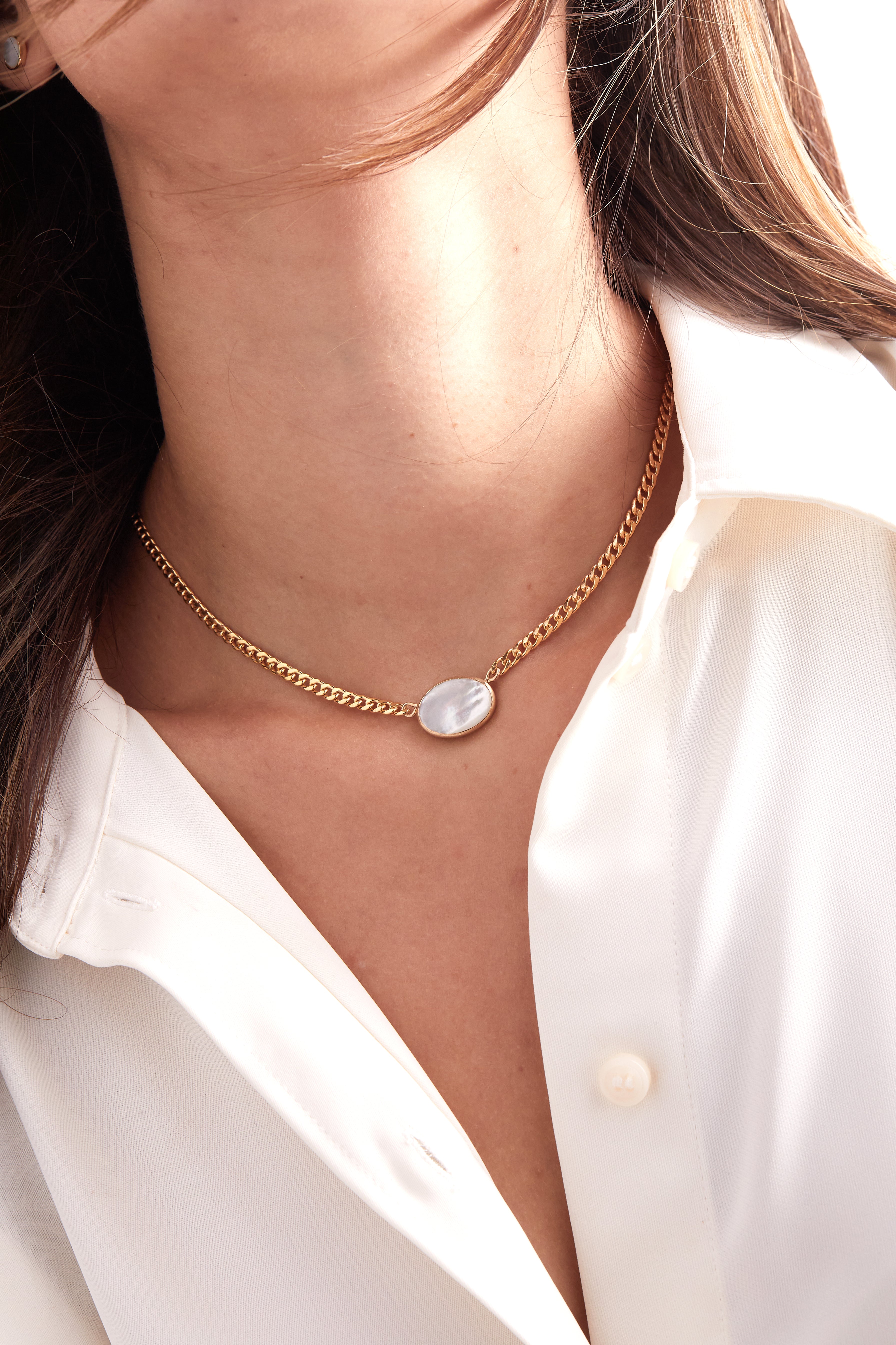 Curb Chain Pearl Pendant Necklace